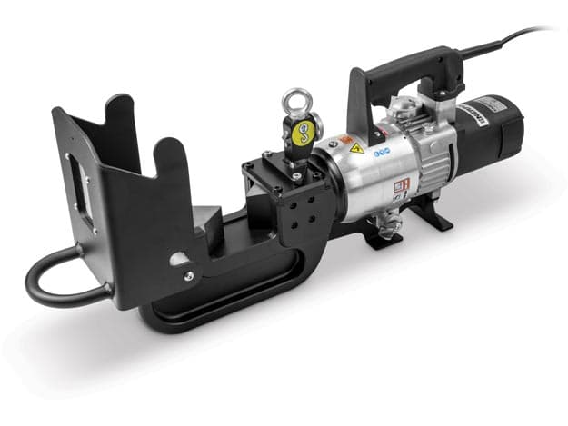 ECCE32B, kapacita 52,9 tun, elektrický řetězový střihač, maximální průměr materiálu 31,8 mm, 120 V