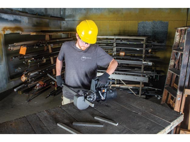 EFBE5017B, kapacita 29,8 tun, elektrický střihač plochých tyčí, maximální šířka materiálu 17 mm, 120 V