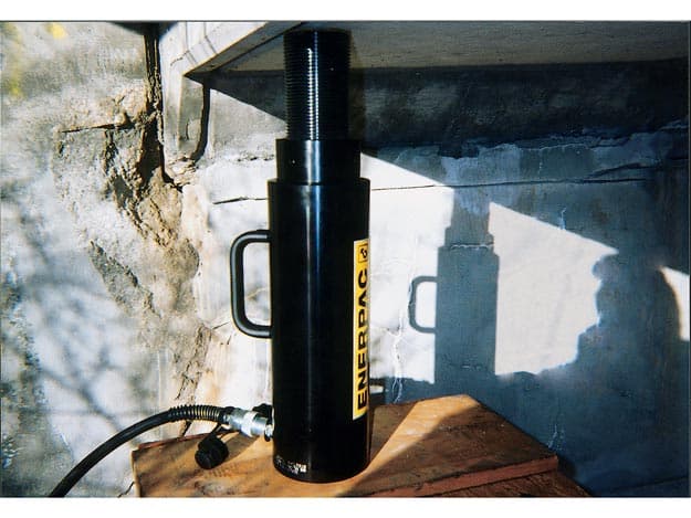 RACL1008, 110.9 ton Capacity, 200 mm Stroke, Aluminum Lock Nut Hydraulic Cylinder