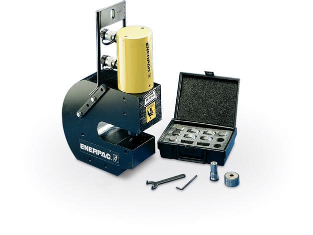 SP5000, 50 tun, sada hydraulického razníku a sada matric s elektrickým čerpadlem