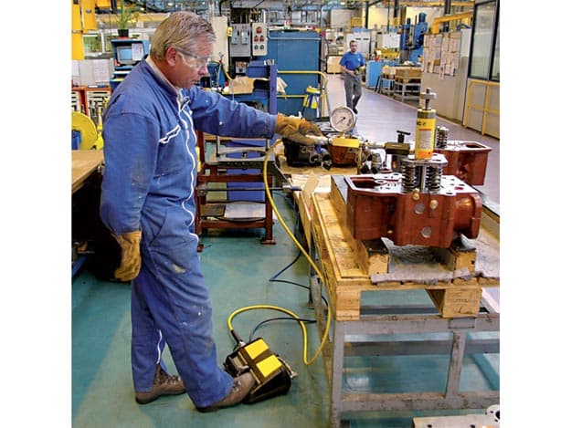 XA11VG, luftbetriebene Hydraulikpumpe, 4/3-Ventil, integriertes Manometer, zur Verwendung mit doppeltwirkendem Zylinder oder Werkzeug