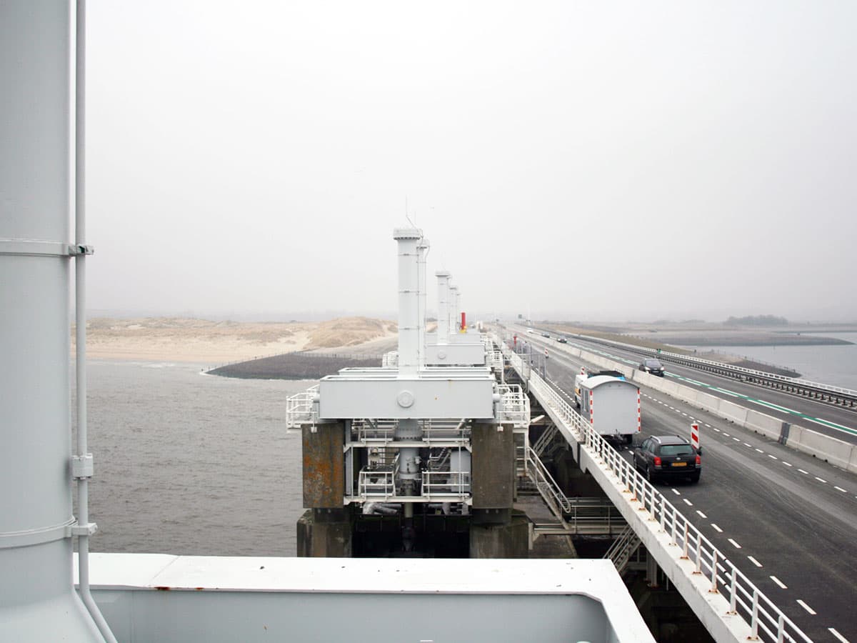 Maintenance on the Neeltje Jans storm surge barrier with Enerpac torque