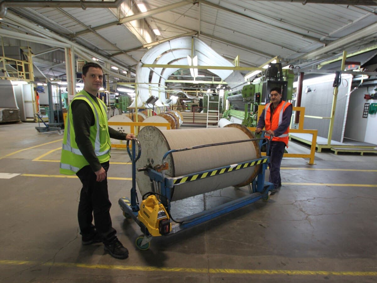 Improving the Safety and Efficiency of Lifting Carpet Spools with a Cordless Pump